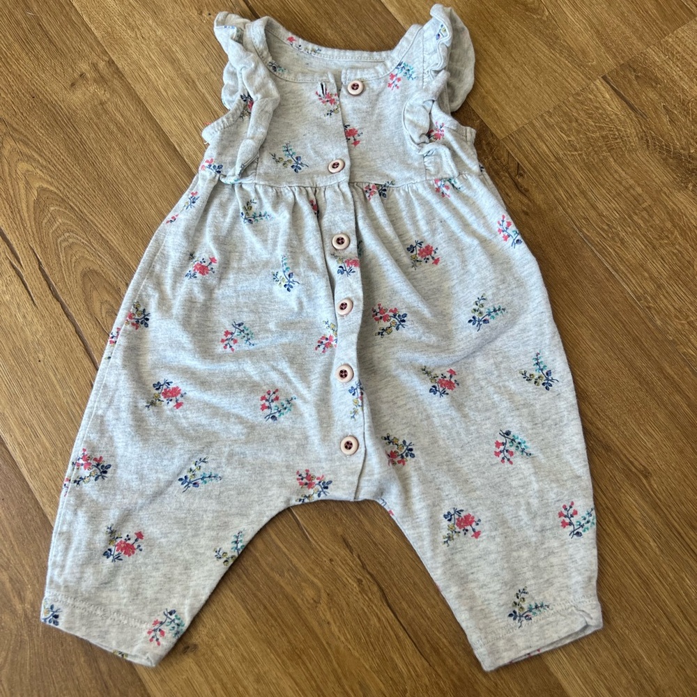 0-3 month baby gap jumpsuit